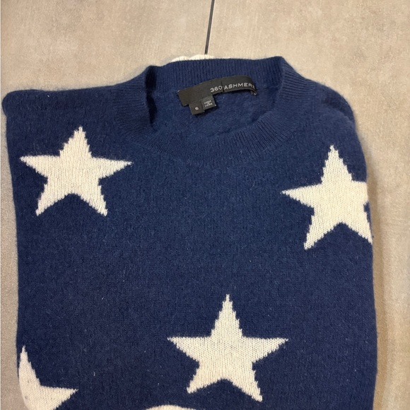 360 Cashmere navy and Cream Star Sweater preppy size small - Picture 3 of 7